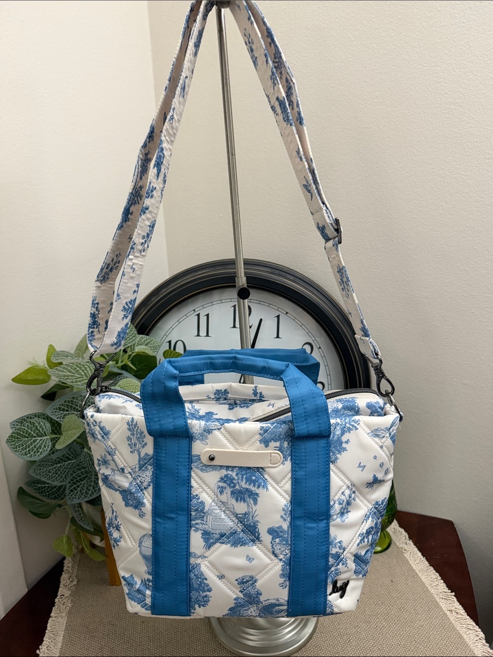 lug Dory LE Blue & White Quilted Tote Bag with scenery theme